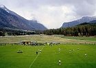 A cigarettázó futballista és a sörösüveg árnyéka