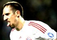 Ribéry fellebbezését elutasították, algériai kapust tesztel a ManUnited