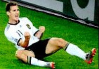 Messi Maradonát, Klose Gerd Müllert üldözi